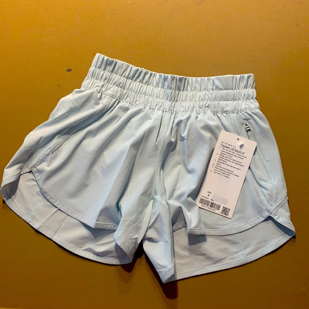 Lululemon Tracker short 4” size 4